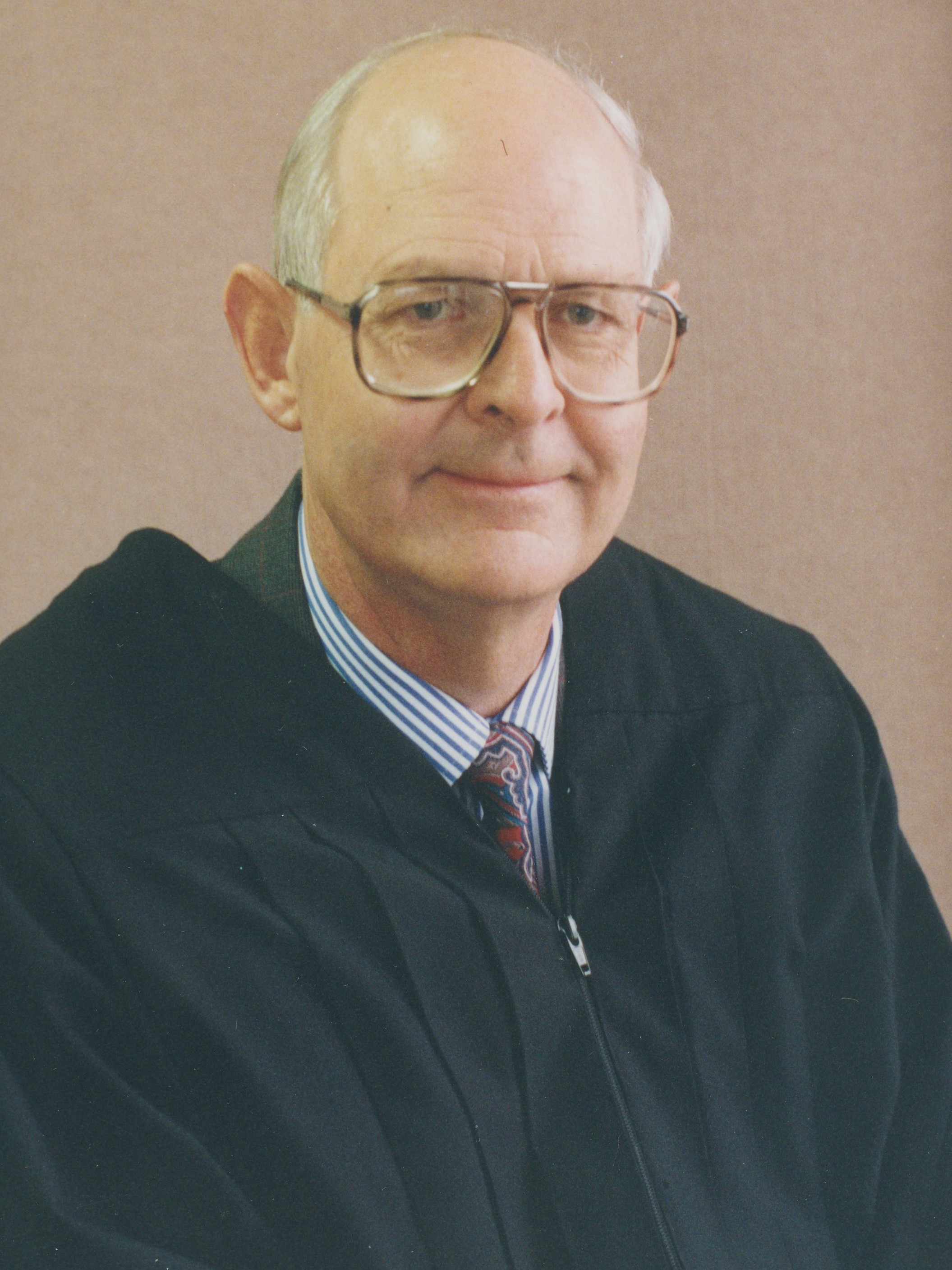 Photo of Judge Robert Kerr