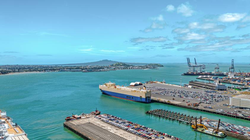 Centuries of law - The international law of the sea