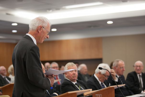 photo of Ken Palmer addressing Court